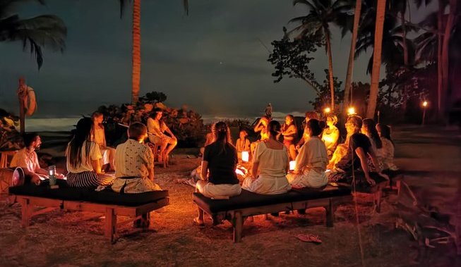 Ceremonia de Ayahuasca en la playa Costa Rica esikaro afinando el alma 